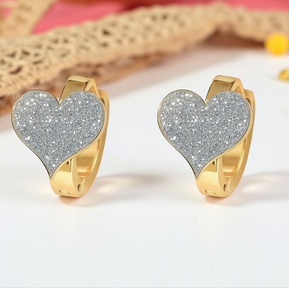 ποΈ18K Gold Plated Shimmering Heart Huggie Earrings π Trendy Sparkling Hoops - Picture 10 of 12